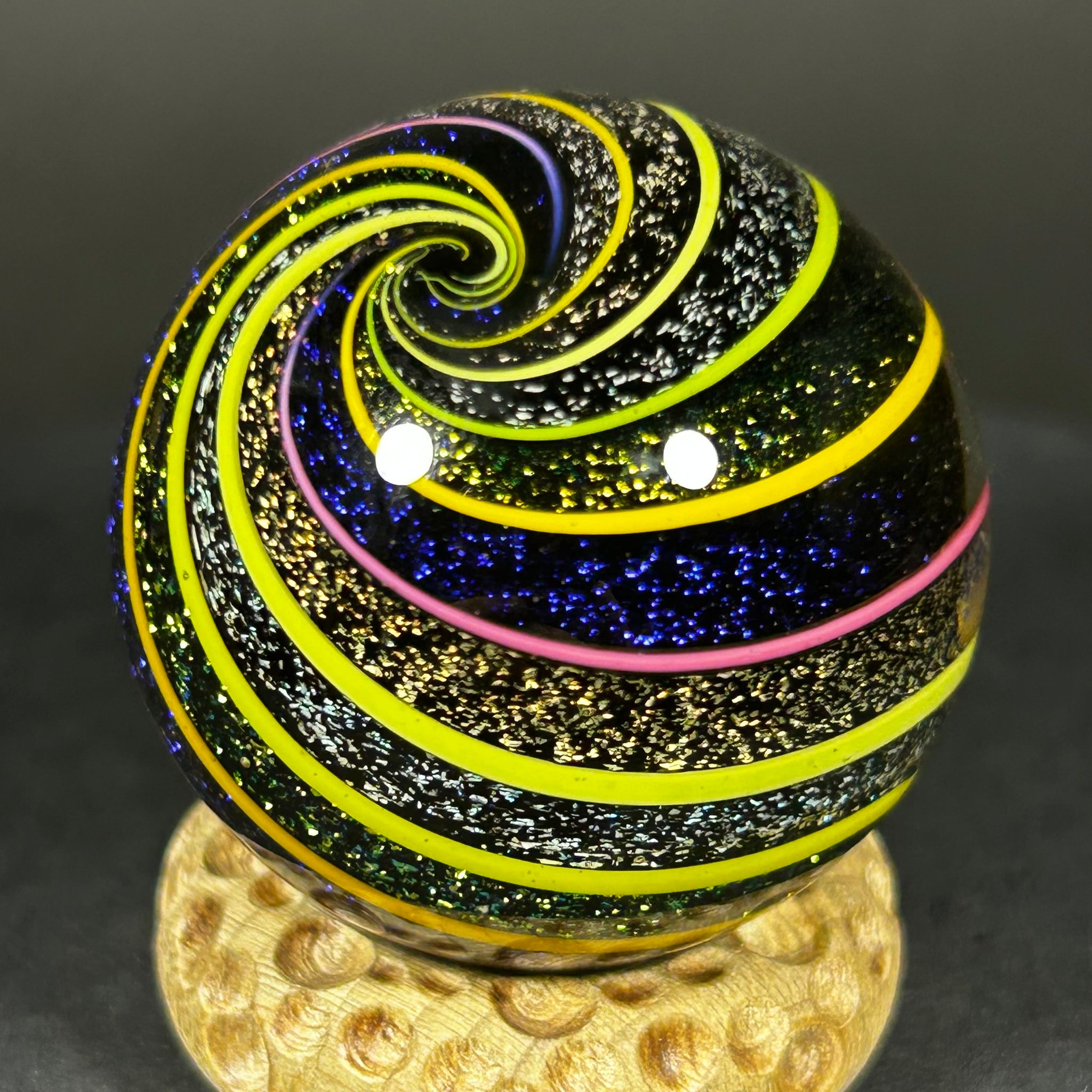 Geoffrey Beetem Art Glass Marble, Dichro core with bright banding 1.37”